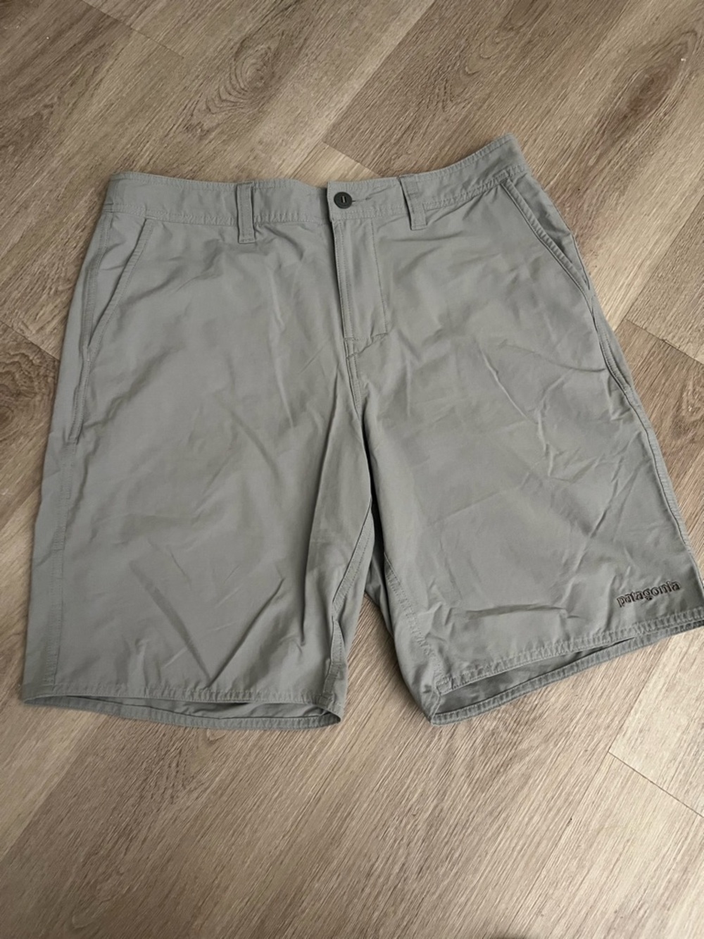 Patagonia Men's Light Gray Performance Shorts size 34